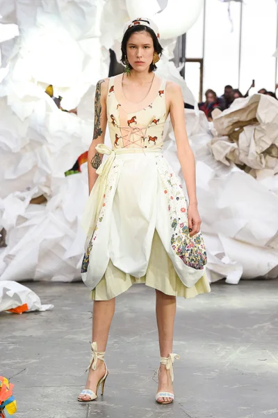 Look 12